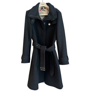 Burberry black coat with belt. Size 8.
